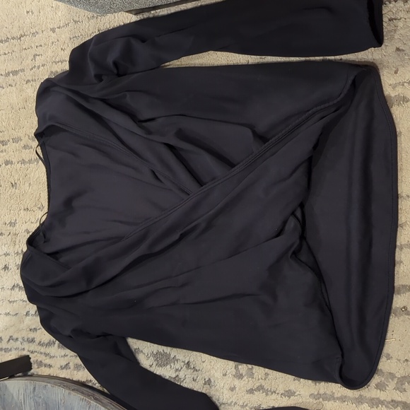 Lululemon Full Freedom Long Sleeve Black - Picture 5 of 9